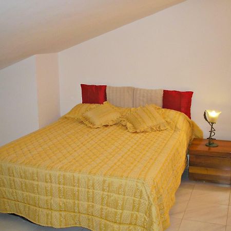 Appartamento Per 4 Persone Acerra Εξωτερικό φωτογραφία